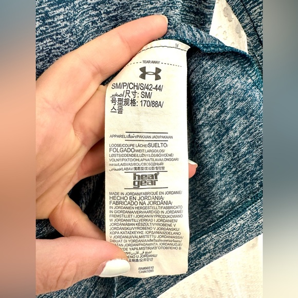 Under Armour | Pullover. Size Small - Picture 8 of 8